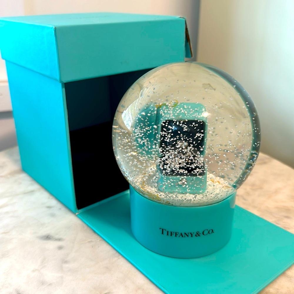 Tiffany and Co Ring Snowglobe